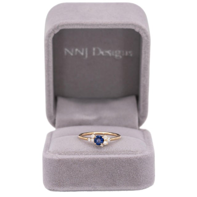 Modern Ceylon Blue Sapphire Ring With Earth-Mined Diamond Accents in Solid 14k Gold, Size 6.75 For Sale - Image 3 of 10