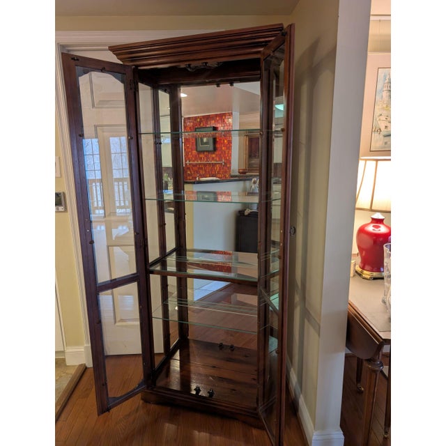 Mid 20th Century Pulaski Curio Cabinet Double Doors Light For Sale - Image 9 of 18