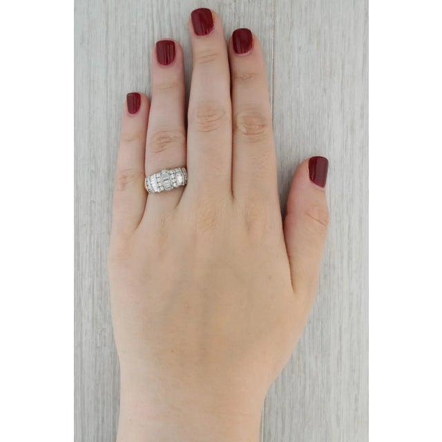 Gemstone Information: - Natural Diamonds - Total Carats - 0.34ctw Cut - Round Brilliant Color - F - H Clarity - SI1 - I2 -...