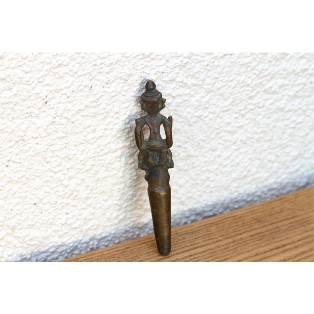 Indian Masterfully Cast Antique Bronze Figural Vessel Cap For Sale - Image 3 of 6