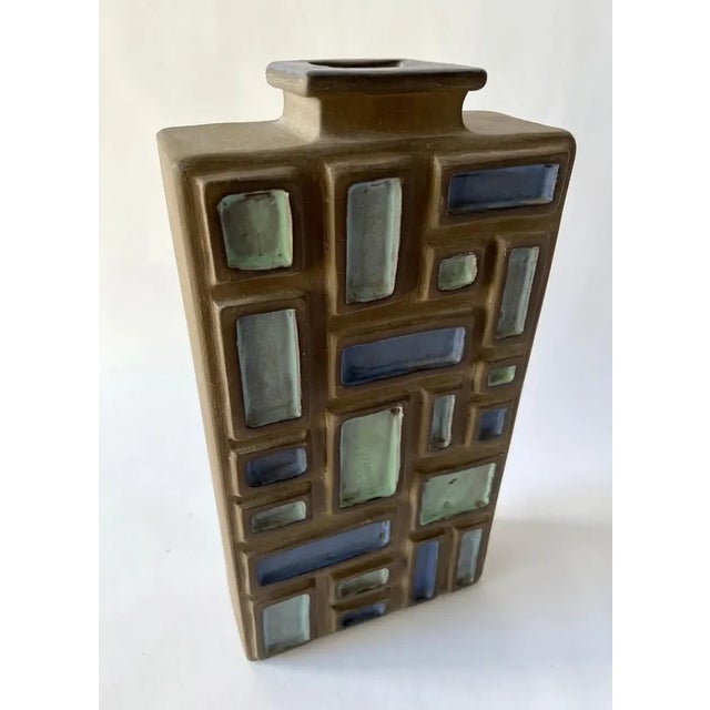 1960s John W Delaplane Indiana Modernist Pottery Matte Bottle Vase With Mosaic Decoration For Sale - Image 4 of 8