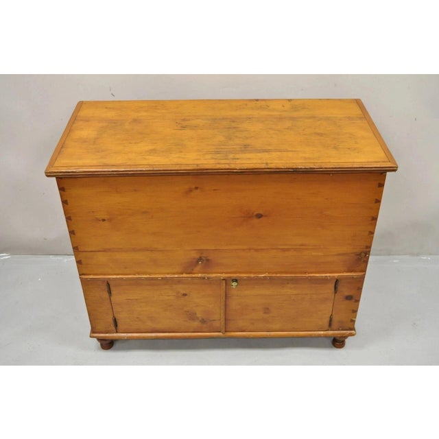 19th C. French Country Primitive Pine Wood 2 Tier Dovetailed Farmhouse Dough Box For Sale - Image 12 of 12