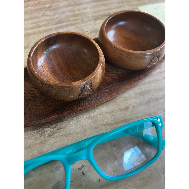 Wood 1970s Pair of Hand Carved Bowls and Tray With Pineapple Accents- Set of 3 For Sale - Image 7 of 12