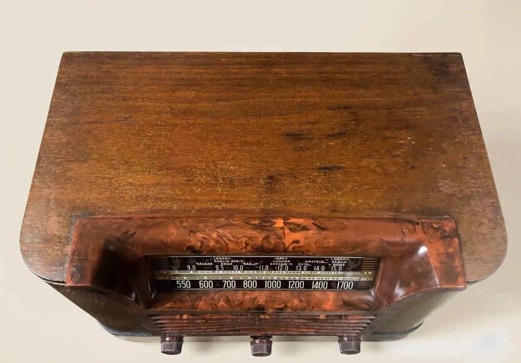 antique-1942-philco-wooden-