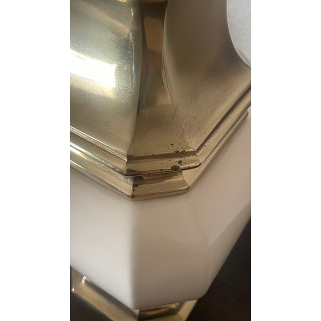 Vintage Stiffel Hollywood Regency Style Brass & Cream Porcelain Table Lamps- A Pair For Sale - Image 16 of 18