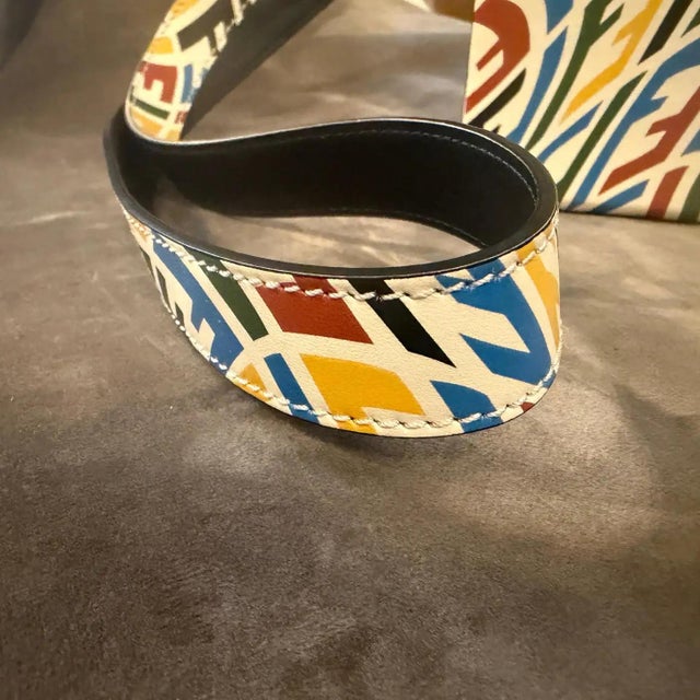 21st Century Vertical White Vertigo Box Shoulder Bag by Fendi for Sarah Coleman For Sale - Image 12 of 14