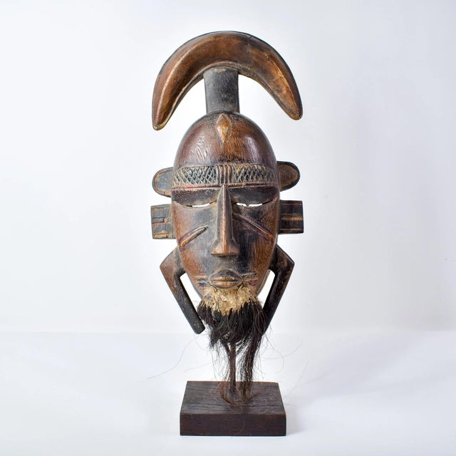 Early 20th Century Djimini Ligbi Do Society Mask on Custom Stand Côte d'Ivoire For Sale - Image 4 of 13