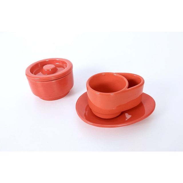 1970s Postmodern Vermilion Cups, Sugar Bowl and Plate by Parravicini, Italy, Set of 6 For Sale - Image 5 of 10