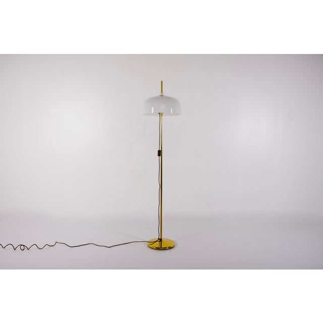 Metal Modular Floor Lamp in Brass and Acrylic, 1970s For Sale - Image 7 of 7