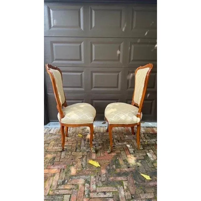 Late 20th Century Louis XV-Style Dining Chairs by La Maison Élégante Pour Les Meubles Français- Set of 6 For Sale - Image 4 of 17