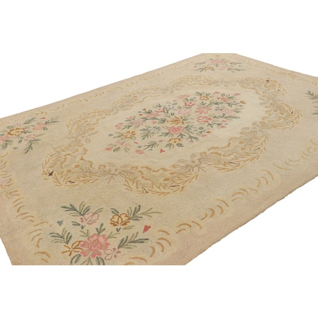 1940s Vintage Hooked Rug in Cream With Floral Medallion | Rug & Kilim For Sale - Image 5 of 7