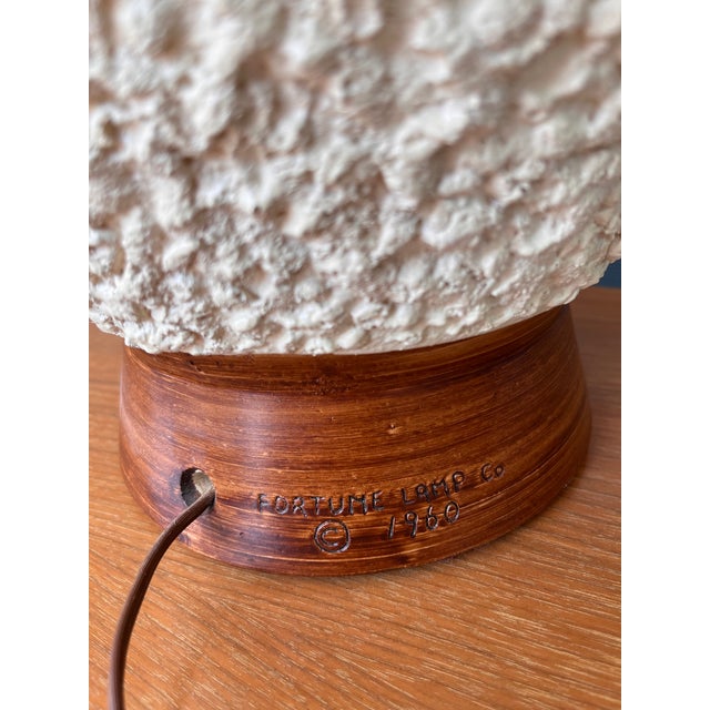Ceramic 1960s Mid-Century ModernFortune Lamp Co. Ceramic Popcorn Texture Table Lamp With Original Shade For Sale - Image 7 of 7