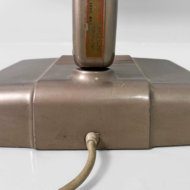 American Industrial Table Lamp by Dazor Floating Fixtures, 1950s For Sale - Image 11 of 18