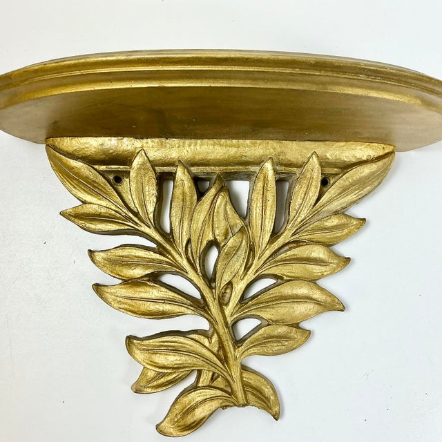 1970s Vintage Hollywood Regency Boho Chic Americana Syroco Wood Gilded Wall Bracket Shelf For Sale - Image 17 of 18