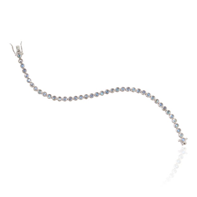 Metal Handmade Round 9.1 Ct Rainbow Moonstone Bezel Set Infinity Line Tennis Bracelet in 925 Silver For Sale - Image 7 of 14