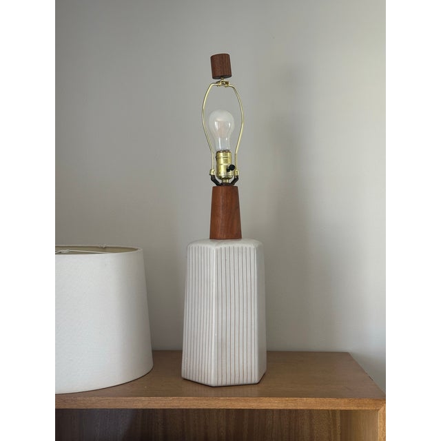 1960s Mid-Century Modern Hexagon Shaped Martz Lamp by Jane and Gordon Martz for Marshall Studios For Sale - Image 9 of 11