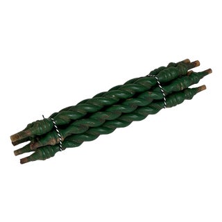 Set of 6 Vintage Architectural Salvage Wood Baluster Rods in Green Paint, for Decorative Purposes For Sale