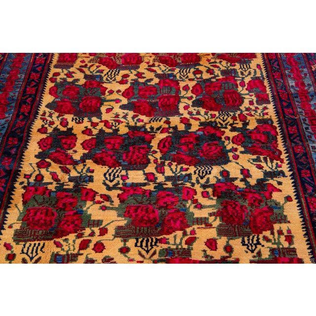 1960s Vintage Floral Persian Bidjar Handmade Wool Rug in Tan and Red For Sale In New York - Image 6 of 7