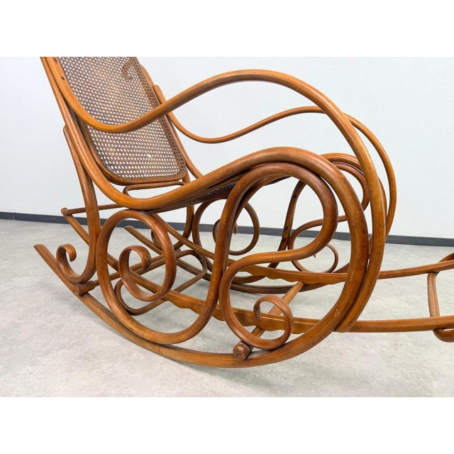 Large Rocking Chair from Thonet, 1890s For Sale - Image 5 of 10