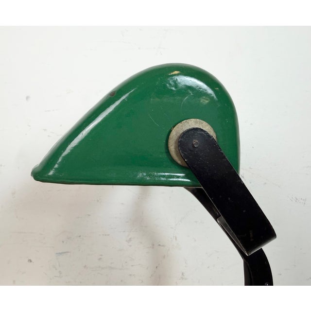 Vintage Green Enamel Banker Lamp, 1930s For Sale - Image 4 of 18