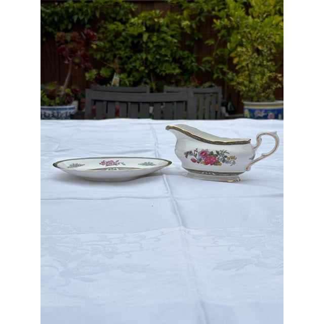 English Vintage Paragon "Tree of Kashmir" Bone China Gravy Boat & Underplate Set For Sale - Image 3 of 11