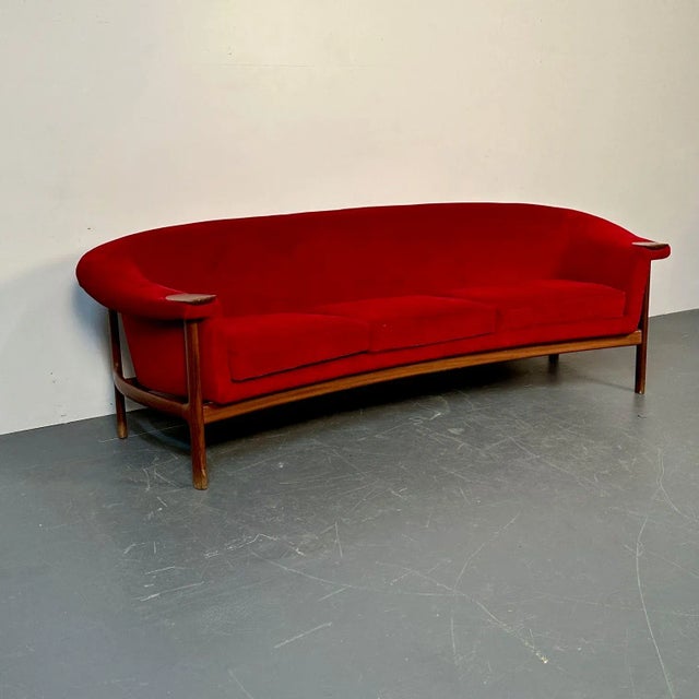 Curved Danish Mid-Century Modern Three Seater Sofa by Johannes Andersen, Walnut For Sale In New York - Image 6 of 13