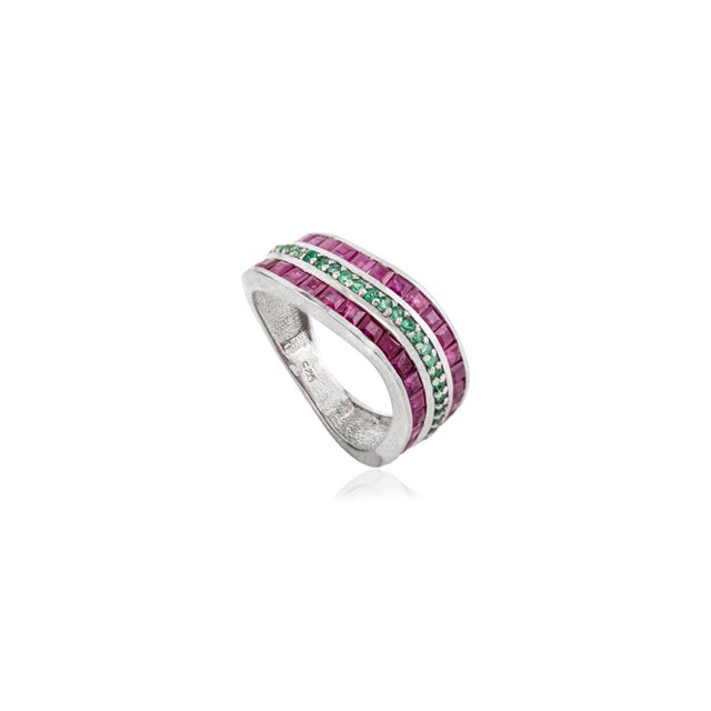 Contemporary Handcrafted Half Ruby & Centre Emerald Wave Band Ring in 925 Sterling Silver- Size 7 For Sale - Image 3 of 11