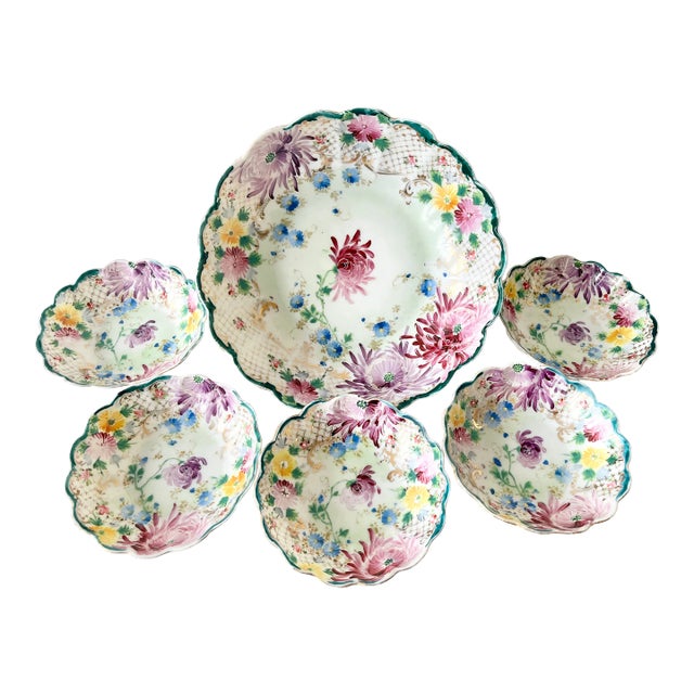 Early 20th Century European Hand-Painted Chrysanthemum Motif Porcelain Serving Bowl With 5 Dessert Bowls For Sale