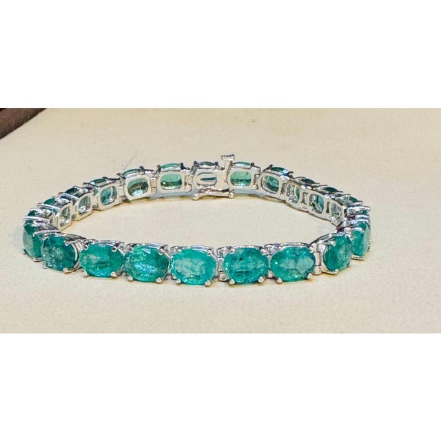 25 Carat Natural Emerald Cocktail Tennis Bracelet 14 Karat White Gold 7" For Sale - Image 10 of 18
