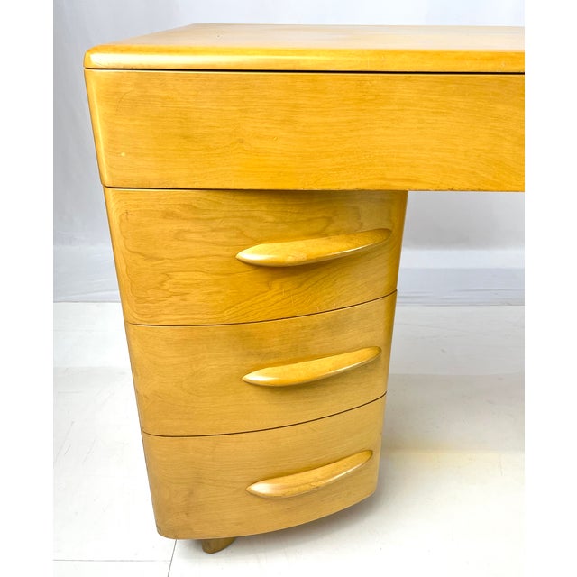 Mid-Century Modern Heywood-Wakefield Solid Birch Kneehole Desk in "Wheat" Finish For Sale - Image 10 of 18