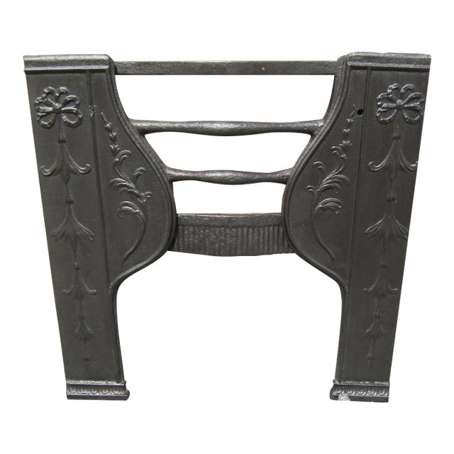 Reclaimed English Antique Georgian Hob Grate Fireplace, Cast Iron 1790s For Sale