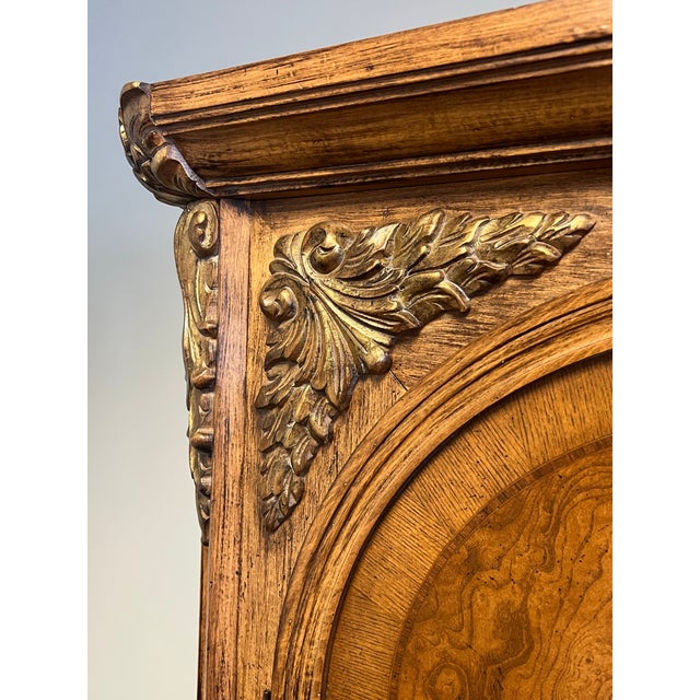 2000 - 2009 Jeffco Carved Georgian Style Liquor / Bar Cabinet For Sale - Image 5 of 12