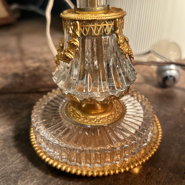Vintage Mid-Century American Neoclassical Glass & Stamped Brass Table Lamp – With Custom Pleated Hard Plastic Shade For Sale - Image 10 of 12