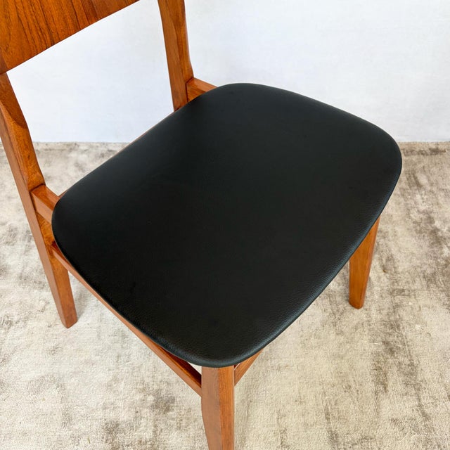 Teak Veneered Dining Chairs with Black Upholstered Seats, 1960s, Set of 4 For Sale - Image 10 of 14