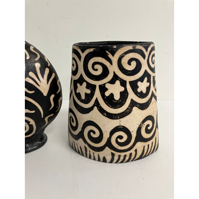 Vintage Mexican Black Sgraffito Pottery Vessels – Pair For Sale - Image 4 of 8