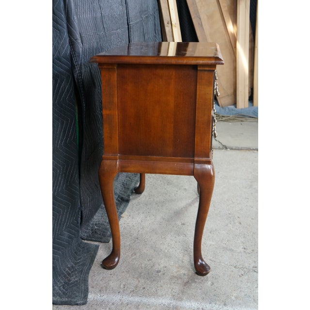 Mid Century Mersman Cherry Queen Anne Shell Carved Lowboy Chest Console Table For Sale - Image 17 of 18