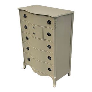 1940's Hepplewhite Highboy in Olive Finish For Sale