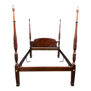 Henkel Harris Queen Mahogany Bed