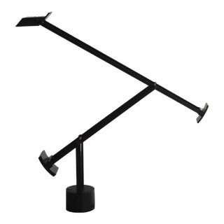 1970s Artemide Tizio Desk Lamp by Richard Sapper - Modernist For Sale