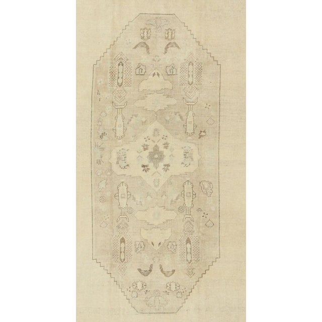 Mid 20th Century Faded Turkish Oushak Rug With Cream and Brown Central Medallion 5'6 X 8'6 For Sale - Image 5 of 10