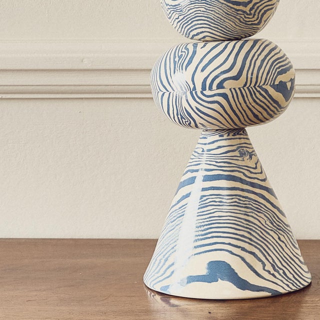 The Swan stands tall and elegant and majestic like it's namesake. She'll effortlesslesly glide into any space andinstantly...