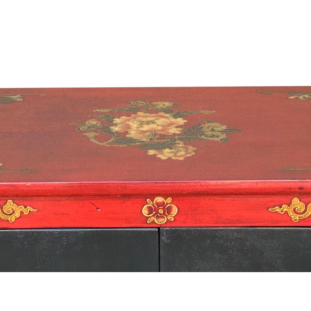 Tibetan Oriental Black Red Foo Dogs Lions End Table Nightstand For Sale - Image 10 of 13
