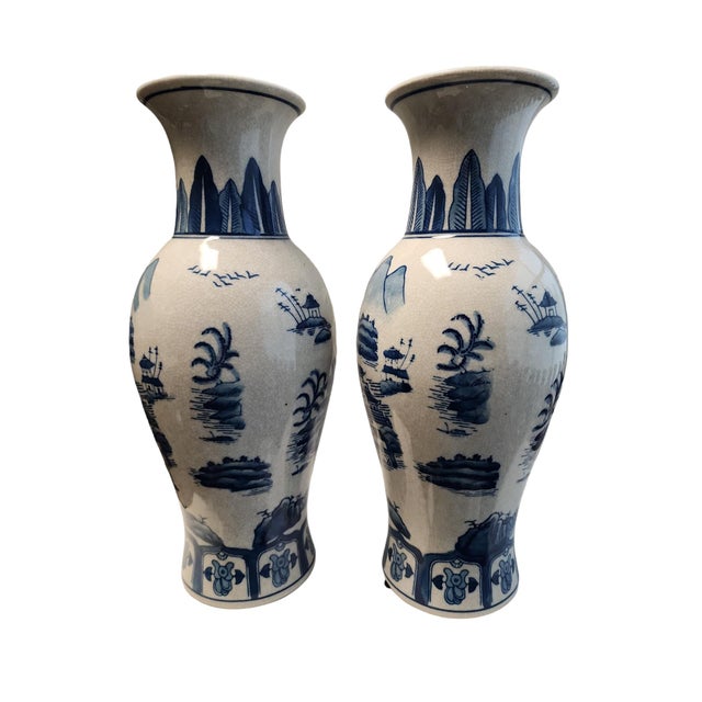 20th Century Pair of Chinese Qianlong Baluster Vases For Sale - Image 4 of 7