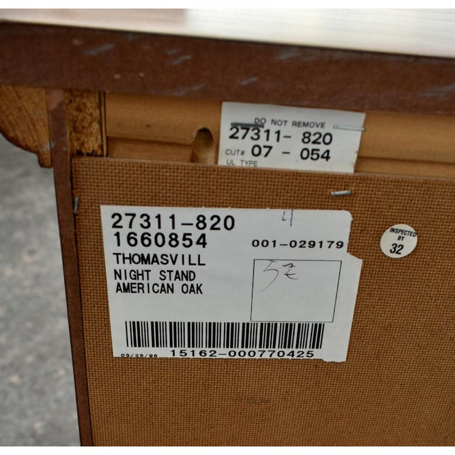 Vintage Thomasville Pair of Traditional Americana Style Oak Nightstands For Sale - Image 10 of 12