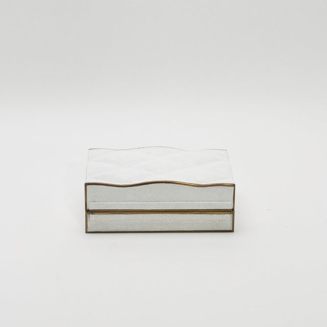 2020s Set of 3 Quilted Boxes in White Shagreen With Bronze Patina Brass by Kifu Paris For Sale - Image 5 of 9