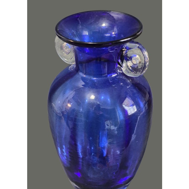 Late 20th Century Vintage Hand Blown Art Glass Cobalt Blue Neoclassical Form Vase For Sale - Image 5 of 9