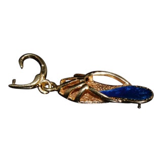 Gorgeous Italian Solid 18K Yellow Gold Sandal Heel Enameled Enhancer Pendant Charm For Sale