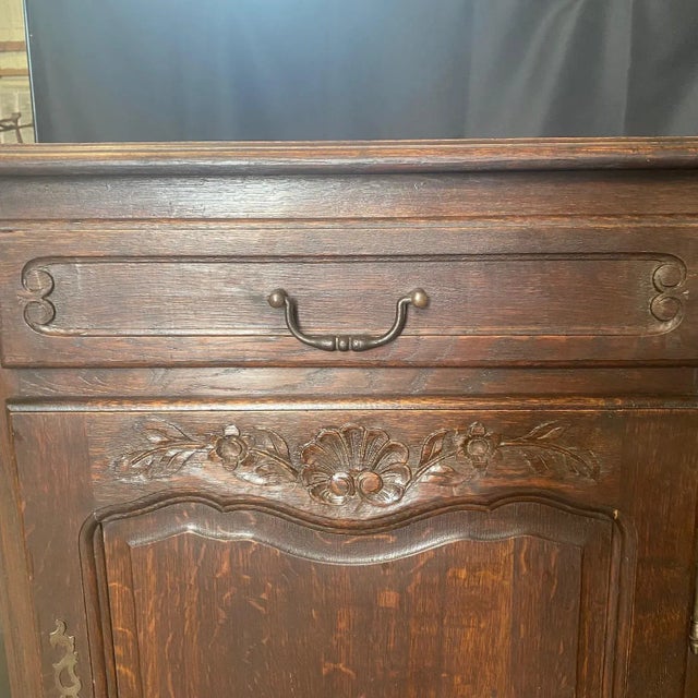 French French 19th Century Louis XV Provincial Oak Petite Buffet Cabinet For Sale - Image 3 of 12