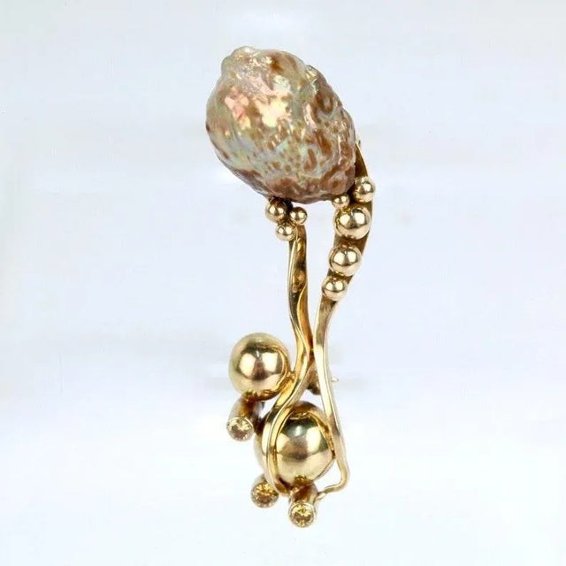 Modernist Biomorphic 14K Gold Yellow Diamond & Baroque Pearl Brooch or Pin For Sale - Image 4 of 10