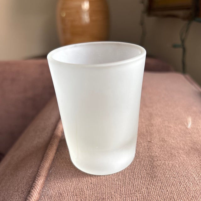 Transparent 1950s Mid-Century Federal Glass Company Star Clear Glass Pitcher With Four Small Juice Glasses For Sale - Image 8 of 12